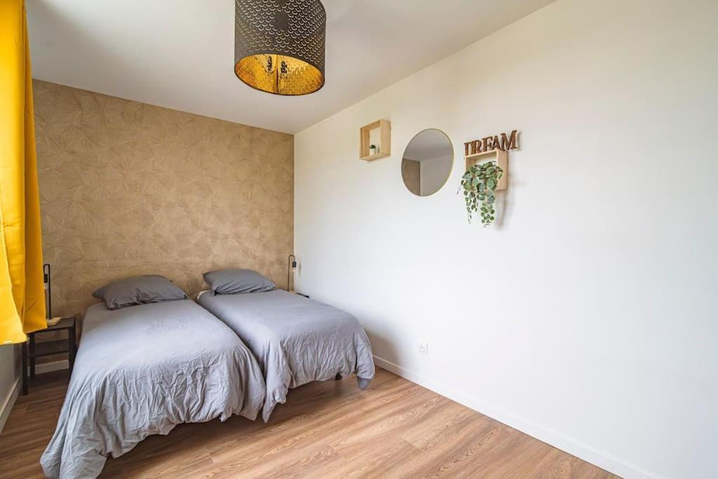 "Le Chaleureux" Appartement Pour 4 Personnes Isles-sur-Suippe Bagian luar foto