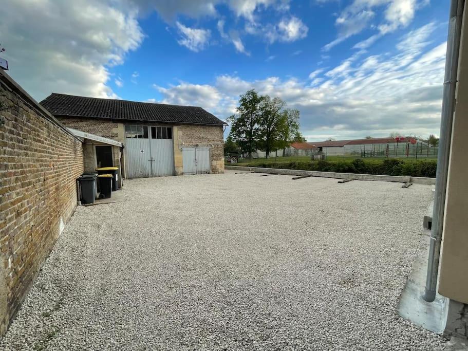 "Le Chaleureux" Appartement Pour 4 Personnes Isles-sur-Suippe Bagian luar foto